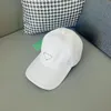 Gorra de béisbol de diseñador Tela Oxford Capa de cabeza Cuero de vaca Moda Hombres y mujeres fuera de la calle Sombreros de moda para las cuatro estaciones con cajas y bolsas de tela