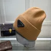 Зимняя универсальная вязаная шляпа с буквами, повседневная уличная вязаная шляпа с полями, теплая многоцветная модная флисовая шляпа