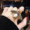 Bröllopsringar Vintage Antik guldinsekt Öppnar Fashion Chic Imitation Pearl Metal Bee Pextfingeruttalande smycken för kvinnor251A