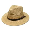 Baretten LUCKYLIANJI Zomer Dames Heren Unisex Zon Strand Raffia Fedora Panamahoed Brede Rand Cap Uitgeholde lederen riemband (58cm)