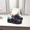 Luxo de alta qualidade crianças sapatos designer criança tênis tamanho 2635 bordado pentagrama inseto decoração bebê sapatos casuais caixa proteção a