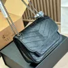 Designer Classic V-shaped Quilted Crossbody Bag Handbag French Brand Fashion Women Flap Shoulder Bags Satchel High Quality Genuine Leather Ladies Multi Pocket Bag