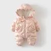 Barboteuses Hiver bébé fille vêtements rembourrés de coton rose à manches longues à capuche barboteuses né épaissi coupe-vent chaud combinaison E21007 231020