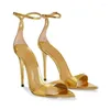 Sandalet moda yüksek topuklu lake deri sivri uçlu kadın ayakkabıları kristal zincir sandalias femininas altın stiletto