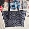 2023 New Women's Mollie 25 Fragrant Bretto Danning Jacquard Shopping One Shoulder Crossbody Bag