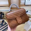 Mode Dames Designer Bruine Gezwollen Handtassen Schoudertassen Luxe Flap Messenger Crossbody Ketentas Damesmode Clutch Tote Portemonnees Handtas Dhgate Tas