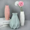 Wazony nowoczesny wazon kwiatowy biały różowy niebieski plastikowy koszyk nordycki dom do dekoracji salonu ornament 231019