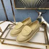 Designer loafers kvinnor klädskor platt quiltade loafers platt läderskor ccly för kvinnors lyxiga tjocka klackar hårdvara vinter svart skor beige