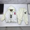 Nuovo set invernale in tre pezzi per bambino Stampa con motivo animale Tute per bambini Taglia 100-170 Gilet in cotone Felpe con cappuccio e pantaloni della tuta Oct15