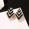 Stud Oorbellen Trendy Zwart Emaille Olie Wit Kristal Onregelmatige Ruit Voor Vrouwen Koreaanse Punk Verklaring Gift Sieraden 2023