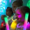 Halloween Speelgoed 60 stks LED Foam Glow Sticks Knipperende Glow Batons Cheer Tube Glow in The Dark Bruiloft Feestartikelen 3 Modi Knipperende Stick Speelgoed 231019