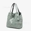 Sanzhai Original Factory 9月ミニボックス幾何学Lingge Lifetime Square Handheld One Shourdle WomenBag