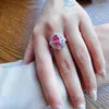 목걸이 귀걸이 세트 2023 절묘한 핑크 입방 지르코니아 실버 컬러 세트 여성 결혼 약혼 반지 펜던트 목걸이를위한 우아함
