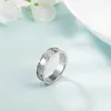 Bague Designer Charm Bijoux Mode Classique Bijoux Trois rangées Diamant Zircon Nouveau Simple Titane Acier Hommes et Femmes Bagues Cadeau De Noël