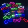 Halloweenowe zabawki 8/15/30/50pcs blask w ciemnych okularach LED Party Favors Light Up Sunglasses Neon Glow szklanki dla dzieci dorosłych Zapasy imprezowe 231019