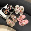 Filles mignon dessin animé noël nouvelles pantoufles moelleuses automne et hiver nouveau porter une ligne coton glisser princesse chaussures kaki