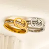 Designer Love Ring Band Rings Marque Lettre Anneaux 18K Plaqué Or Argent Acier Inoxydable Mode Luxe Incrustation Cristal pour Femmes Bijoux De Mariage Cadeau De Vacances Taille 6 7 8