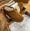 Pantofole Ciabatte in pelliccia di castagno Pelle di pecora Donna Uomo Stivali ultra mini con plateau Scarpe slip-on in pelle scamosciataModa