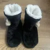 Zapatillas para mujer Inicio Slipper Botas Invierno Cálido Fuzzy Interior Bola de piel Contton Felpa Antideslizante Agarre Zapatos de piso femenino Flat Ladies R231020