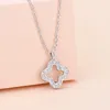 Chokers Simple Lucky Fourleaf Clover Necklace For Women Chain Charm Electroplating WhiteGold and Gold Color Fashion Jewelry Pendant 231020