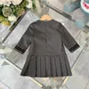 Luxusmode Mädchen Langarmkleid Designer Babykleidung Einreihiges Kinderkleid Größe 100-150 CM Hochwertiger Faltenrock für Kinder Aug11
