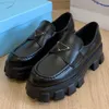 Lüks monolit üçgen logo loafers ayakkabı tasarımcısı klasikler balck deri kadın ayakkabıları kalın dip dişli üçgen p gündelik platform loafers c1020-6