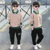 Set di abbigliamento 2023 primavera Autunno Manica lunga Ragazzi Tuta Lettere casuali Abbigliamento per bambini Maglione + Pantaloni 2 pezzi Completo per bambini 3-14 anni J231020