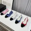 ドレスサンダル新しいデザイナーシューズレザーフラットヒールシューズベルトバックルサンダルファッションセクシーなスエードボウシューカジュアル女性靴サイズ34-41-42ボックスレザーソールシープスキン