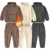 Set di abbigliamento 2023 bambini in pile ragazzi ragazze vestiti con cappuccio cotone solido pantaloni a maniche lunghe spessi vestito per bambini per adolescenti coreani abiti caldi J231020