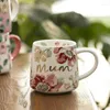 Canecas Caneca de cerâmica floral britânica Café da manhã Amantes Leite Kawaii com conjunto de café de palha CL51303