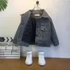 Kleidungssets 2-9 Jahre Kinder dicker Wollmantel 2023 New Plover Case Boy Einreiher Hübsches Baby Kind Jungen tragen Herbst Winterjacke J231020