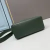 حقيبة Crossbody المصممة Buzzledbag في نسخة صغيرة مع بيع حزام الكتف قابل للفصل وقابل للتعديل