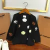 marca designer crianças cardigan Logotipo colorido impressão completa bebê suéter com decote em V Tamanho 100-160 CM Produtos de primavera Sobretudo de malha para meninos Aug30