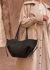 Designer Bag Tote Bag Hubo Bag Shopping Pochette Ladies Paris Paris Handväska Mjuk axelväska