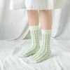 Chaussettes japonaises en coton pour hommes et filles, couleur Matcha, à carreaux, Style Ins Harajuku, pour Couple, vente en gros, tendance, printemps et été