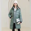 Trench da donna Piumino nero di media lunghezza imbottito in cotone 2023 Inverno al ginocchio sciolto spesso