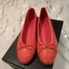 Bailamos varumärkesdesigner lägenheter Sandaler Kvinnor klack balett fyrkantiga tå grunt skor glid på loafer runda tår dubbel balett platt sko c