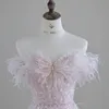 Robe de mère élégante, robes de mère de la mariée, plumes brillantes, dentelle florale 3D appliquée, épaules dénudées, longueur au sol, sur mesure, robes d'invitées de mariage pour cocktail