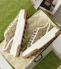 Z słynnymi designami korty tenisowe buty buty damskie mężczyzn Chunky Sole Party Wedding Canvas Skórzane para Sneakers Platform Drusboard Walk