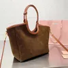 Sac fourre-tout pour femmes, sac de styliste en peluche, sac à bandoulière de luxe de styliste Miui, sac à main de haute qualité, portefeuille à fermeture éclair