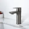 バスルームシンクの蛇口ステンレス鋼平らな盆地蛇口家庭洗浄テーブルと冷たい流出手入れのトイレ