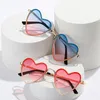 Lunettes de soleil Oulylan en forme de coeur décoratif femme métal lunettes de soleil à la mode femmes mode amour lunettes de soleil UV400 nuances