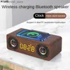 Altoparlanti per telefoni cellulari Altoparlante Bluetooth multifunzione in legno Telefono cellulare Caricatore wireless Display a LED Sveglia Radio Fm Doppio altoparlante Sound Box Q231021