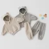 Set di abbigliamento Per bambini Set di vestiti casual Solid Kids Cute Bear Felpa con cappuccio Pantaloni sportivi 2 pezzi Set Ragazzi Ragazze Cotone Felpa con cappuccio per bambini 231020