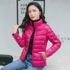 Parkas pour femmes Femmes printemps veste mode court Ultra léger emballable manteaux bouffants 15 couleurs femme vers le bas chaud coréen Slim Fit Parkas 5XL 231020