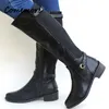 Stivali Comemore Donna Fibbia Lunga Cavaliere Stivali da combattimento femminili Scarpe con tacco basso Taglie forti Donna Zip in pelle Alte al ginocchio 231019