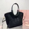 Mode Dames Tote Bag Designer Tas Pluche Schoudertas Luxe Designer Miui Handtas Hoge kwaliteit Portemonnee Rits Crossbody Tas