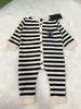 Neuer Body für Neugeborene. Baby-Overalls mit Kontraststreifen-Design, Größe 59–100. Krabbelanzug mit angenehmem Tragegefühl. Okt. 15