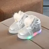 Płaskie buty TNIS 2023 Baby Buty Buty dziecięce dla dziewczynki dziewczynki LED LED ILULINED Sneakers Spring Autumn Kid Zapatillas Nio 231019