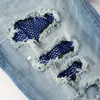 Jeans da uomo EU Drip Blue Baffi invecchiati Toppe con strass Fori danneggiati italiani Slim Fit elasticizzato strappato